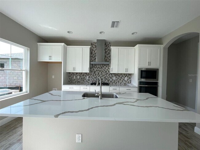 Building Photo - 5404 Tagalong Pl