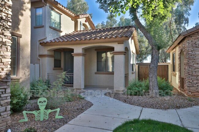 Building Photo - 3879 E Santa Fe Ln