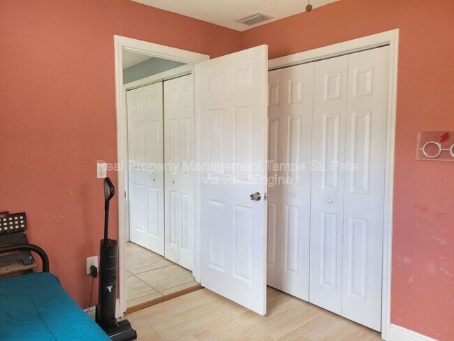 Building Photo - 1711 E New Orleans Ave