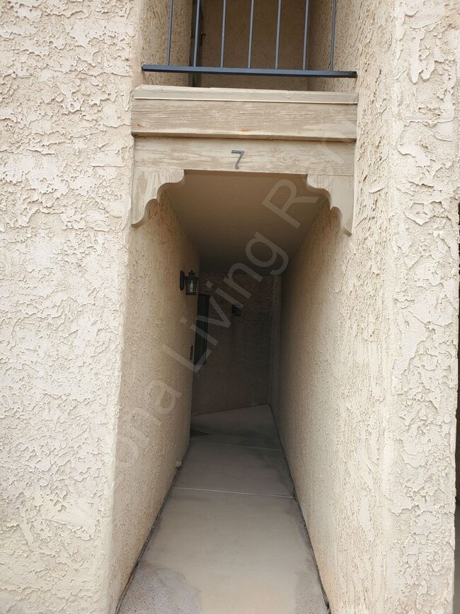 Building Photo - FURNISHED WITH POOL JANUARY - MARCH 2026