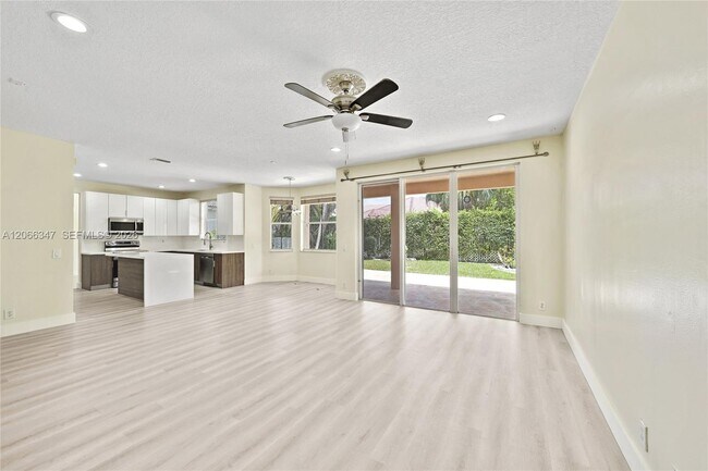 Building Photo - 4312 Laurel Ridge Cir