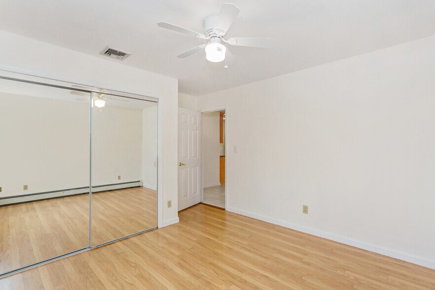 Building Photo - 130 N 7th St