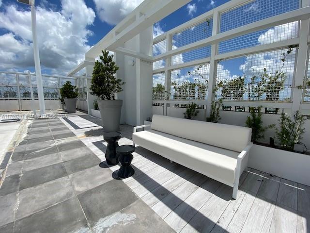 Building Photo - 2000 Metropica Wy
