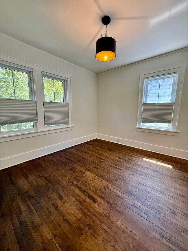 Building Photo - Three Bedroom Home in Kalamazoo