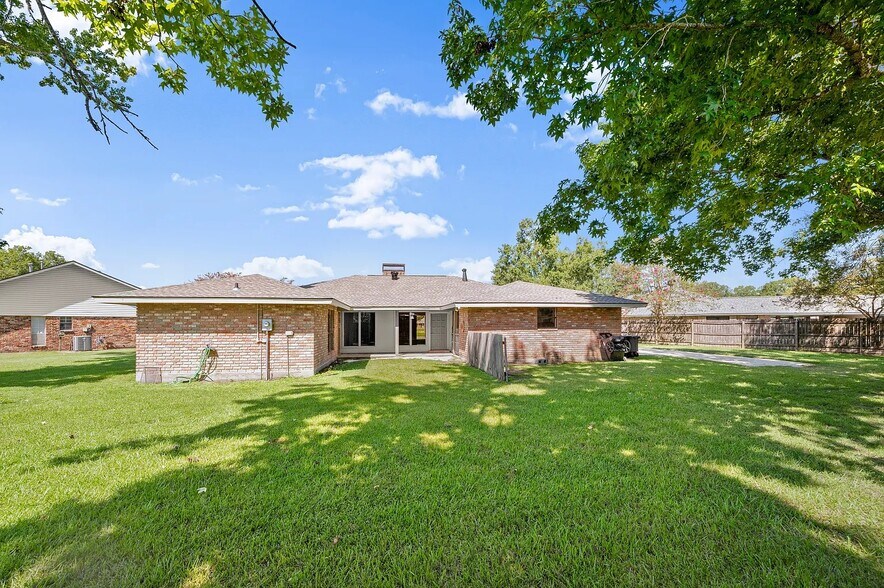 Building Photo - 14742 Sweetwood Ct