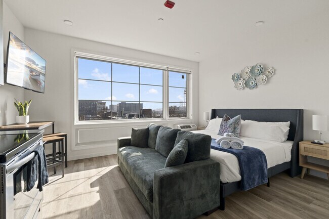 Building Photo - 501 N Perth St