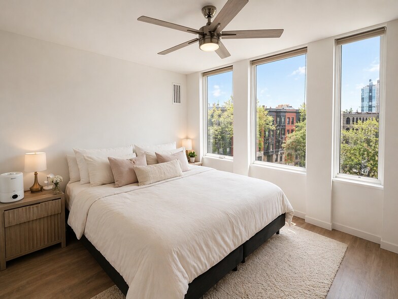 Building Photo - 444 W Fullerton Pky