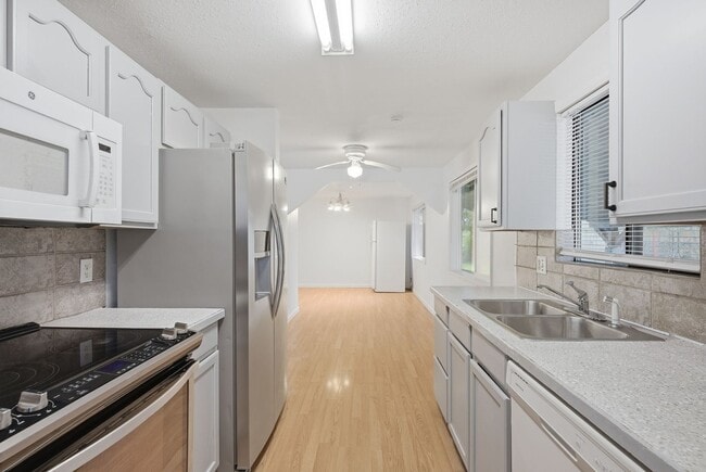 Building Photo - 3 BD | 2 BA Home with Great Backyard & Fireplace