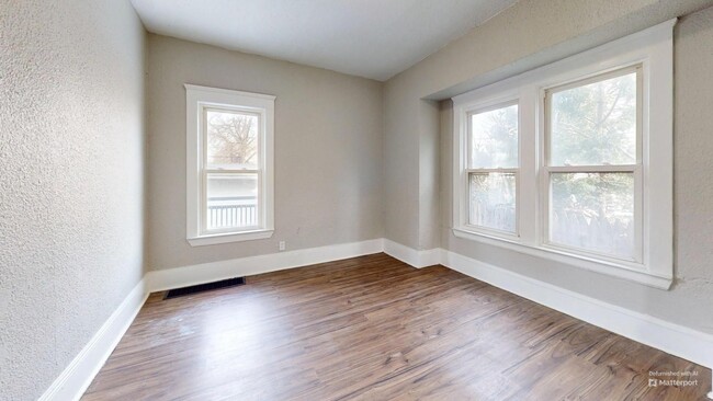 Building Photo - Lease to own! 5 bedroom/1 bath, Old Brooklyn.