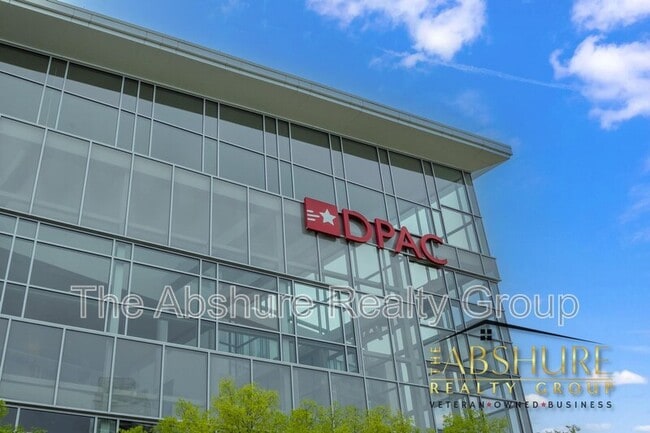 Building Photo - 600 S Duke St