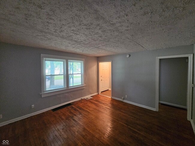 Building Photo - 3302 N Harding St