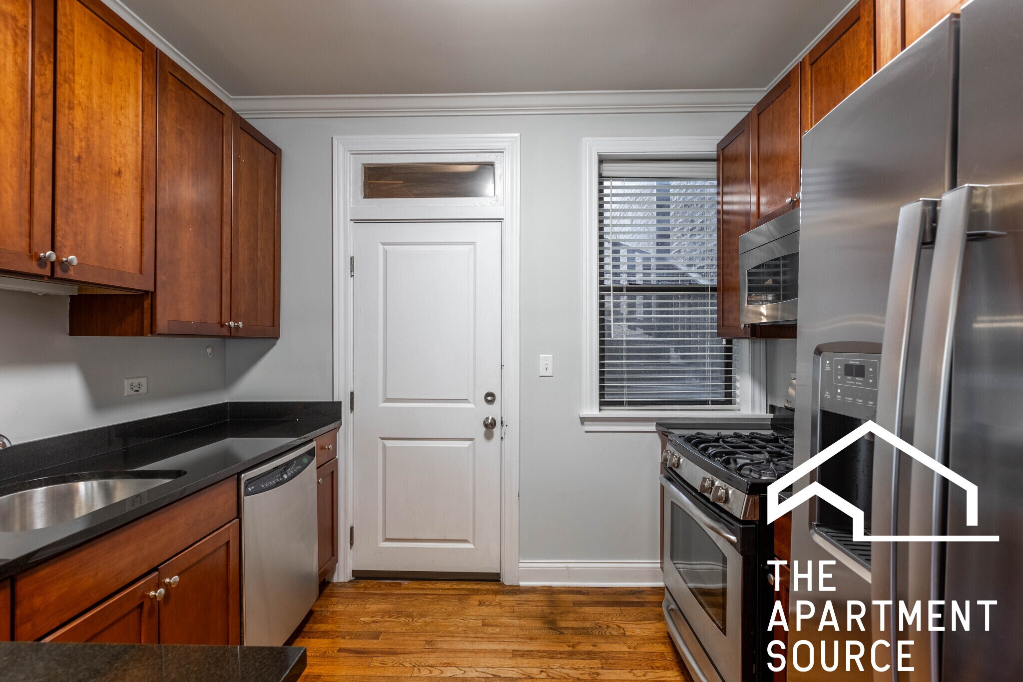 Building Photo - 736 W Addison St