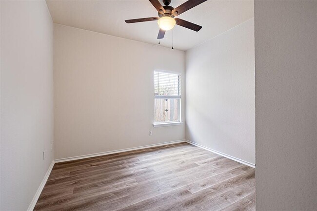 Building Photo - 105 Almquist St