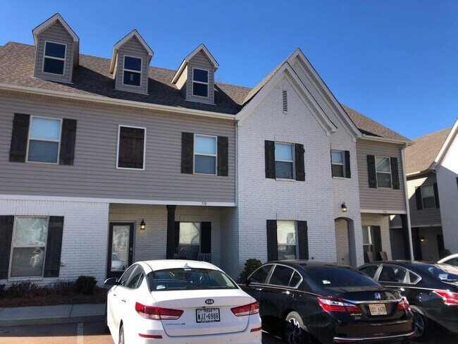 Building Photo - 4 Bedroom 4 Bath Condo in Oxford Mississippi