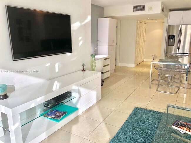 Building Photo - 401 Ocean Dr