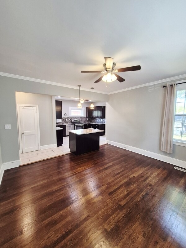 Building Photo - 2723 Fendall Ave