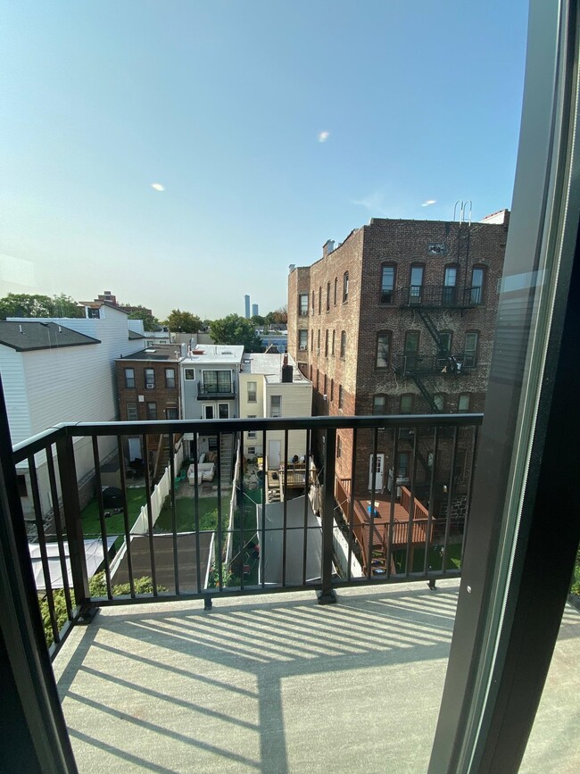 Building Photo - 41 Thorne St