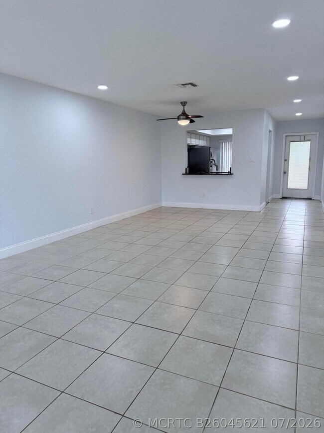 Building Photo - 9640 Oakburst Ln