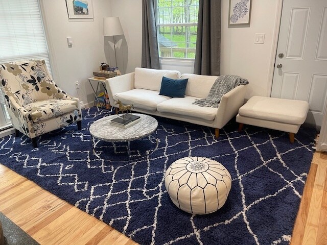 Building Photo - 131 Rabbit Ct