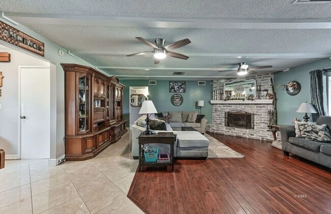 Building Photo - Beautiful Solar-Powered 4 Bedroom Home