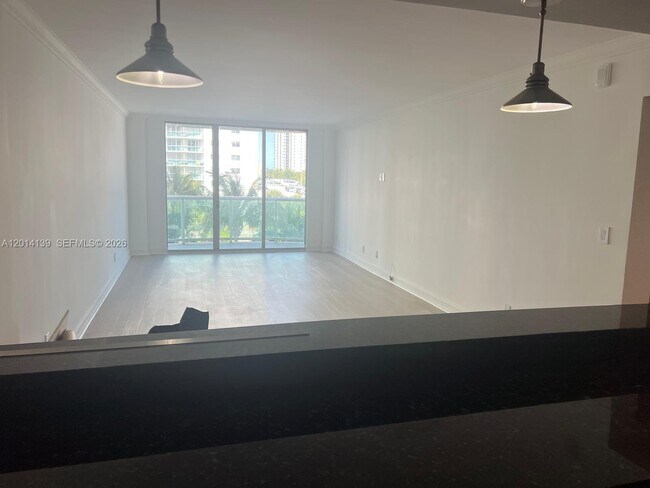 Building Photo - 19390 Collins Ave