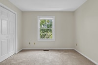 Building Photo - 62 Manorwood Dr