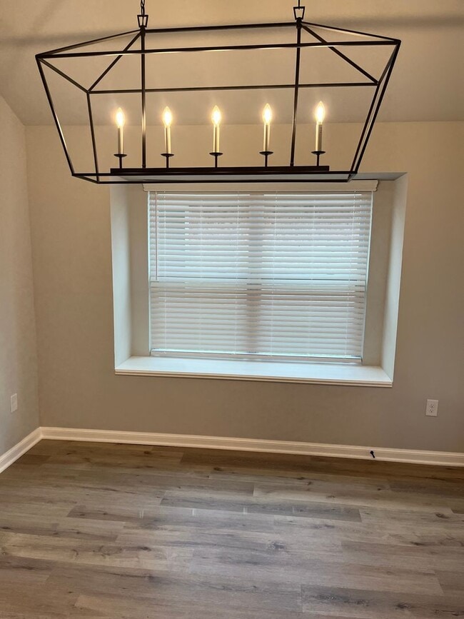 Building Photo - 1st Month Free!
