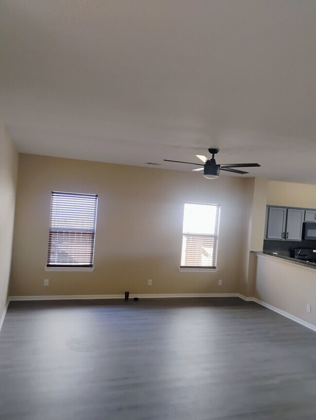 Building Photo - 10838 Harston Dr