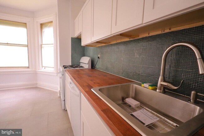 Building Photo - 5321 Baltimore Ave