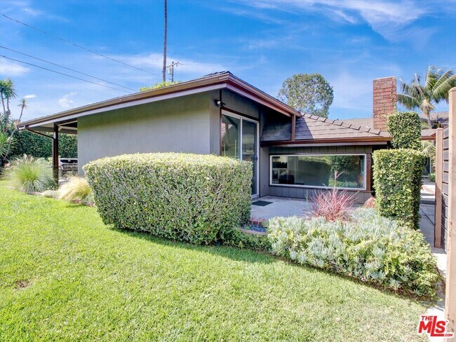 Building Photo - 6763 Radlock Ave