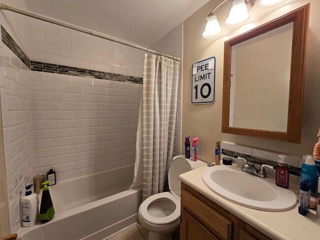 Building Photo - Preleasing Spacious 5-Bedroom Home with Finished Basement, Large Backyard & Attached Garage