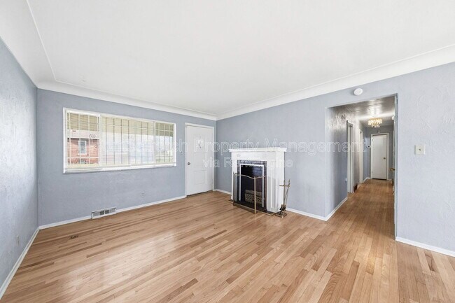 Building Photo - 2301 Belleview Ave