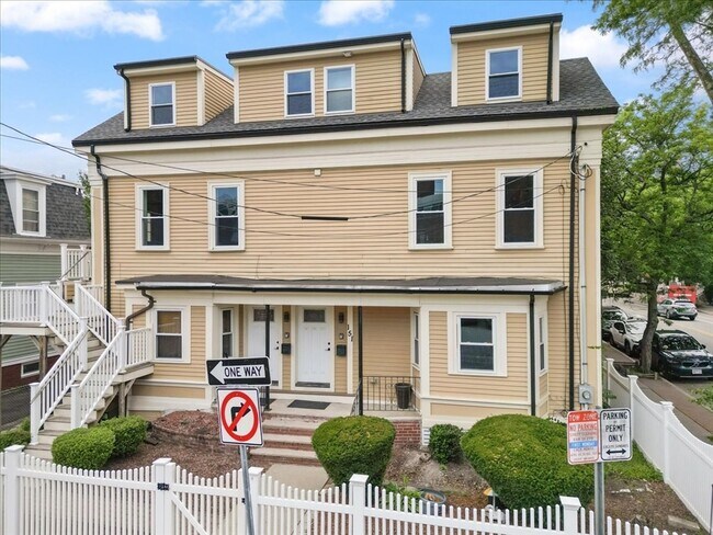 Building Photo - 151 Clark St