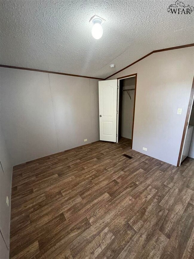 Building Photo - 1007 S Wall St