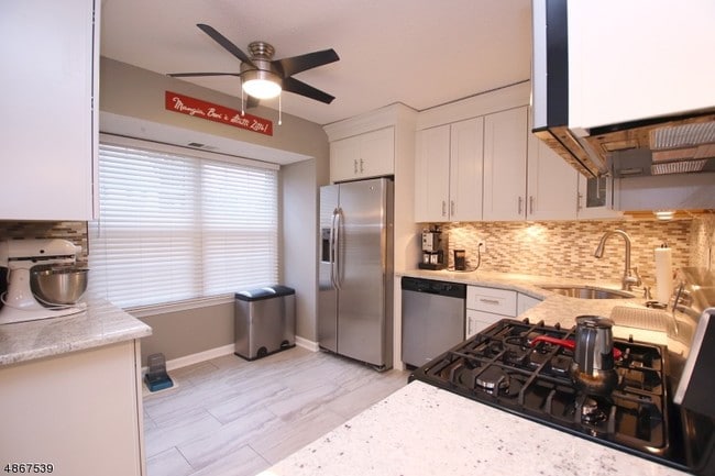 Building Photo - 303 Brokaw Ct