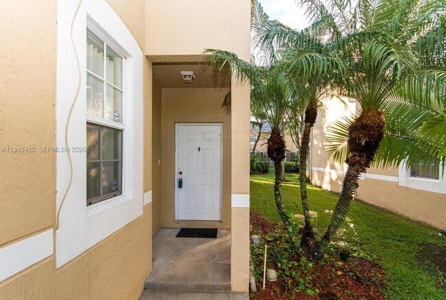 Building Photo - 1911 Madeira Dr