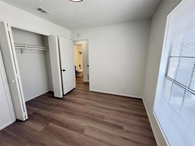 Building Photo - 2305 Whitlow Cove