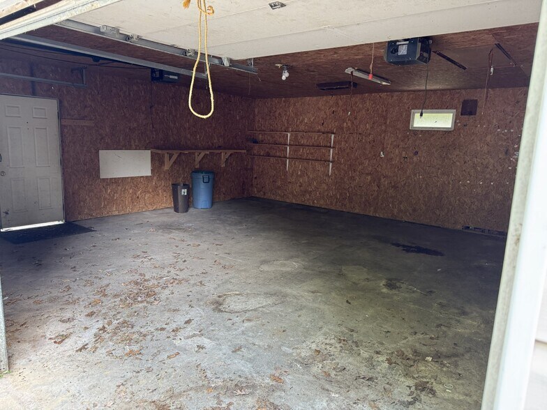Building Photo - 1707 Ridge Rd