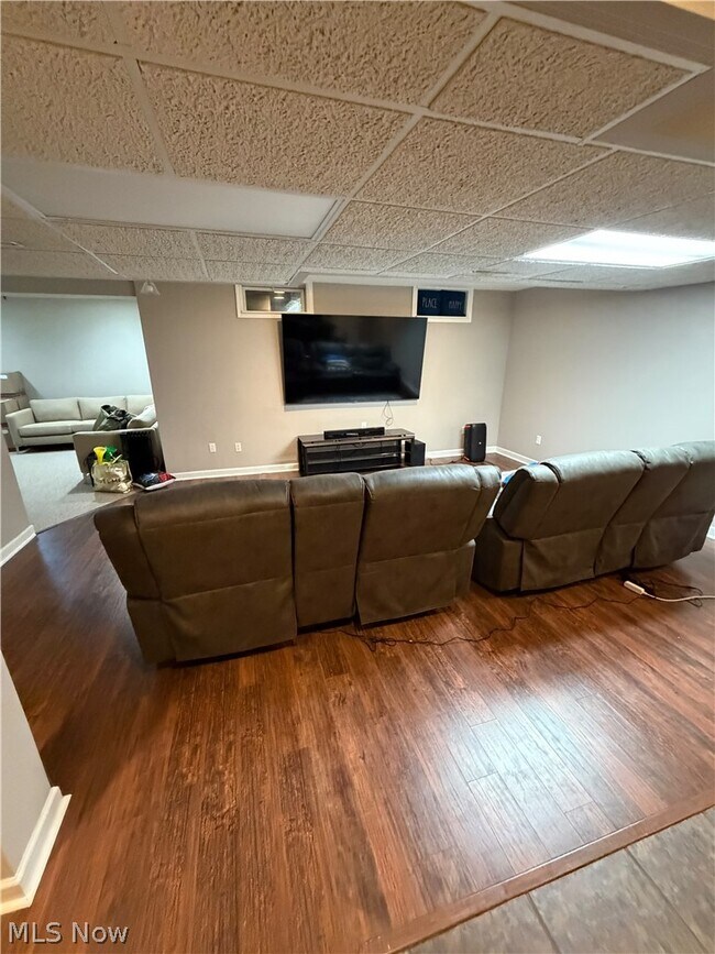 Building Photo - 4728 Wilshire Dr