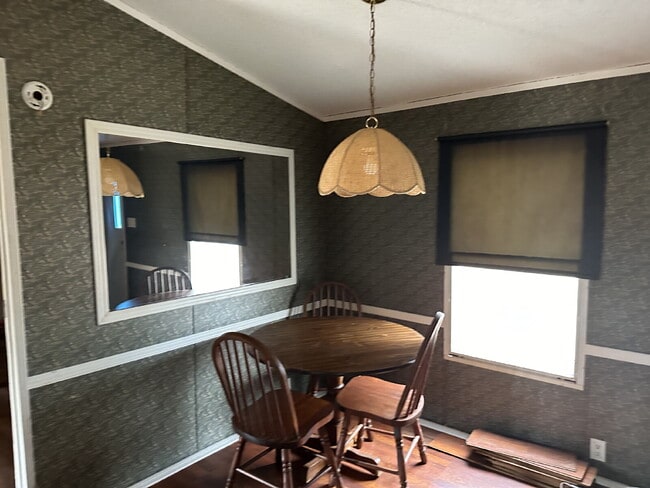 Building Photo - 39 Nobles Pk St