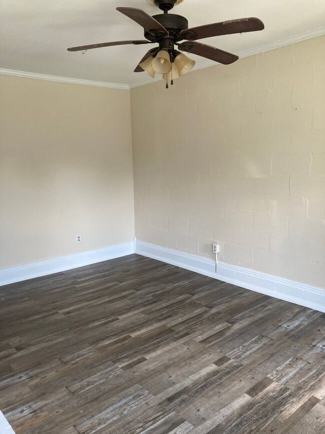 Building Photo - 816 Fowlers Ln