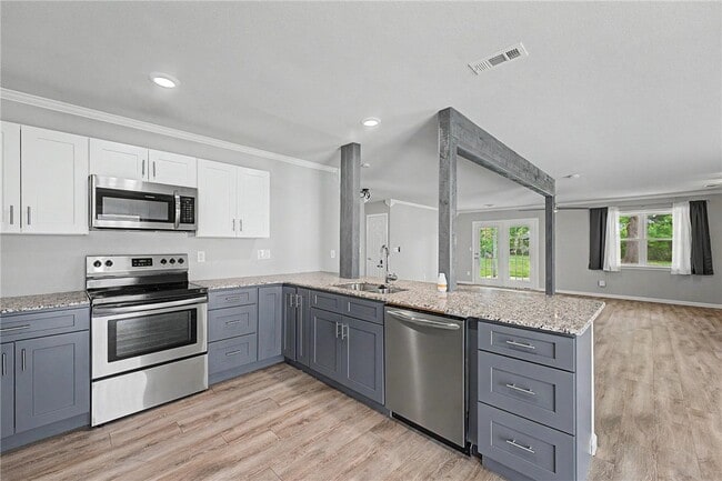 Building Photo - 1404 W Pine St