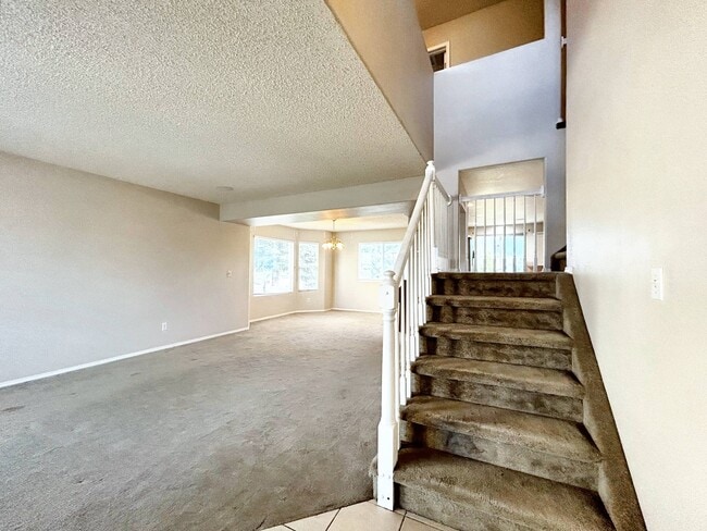 Building Photo - 236 Oxbow Dr