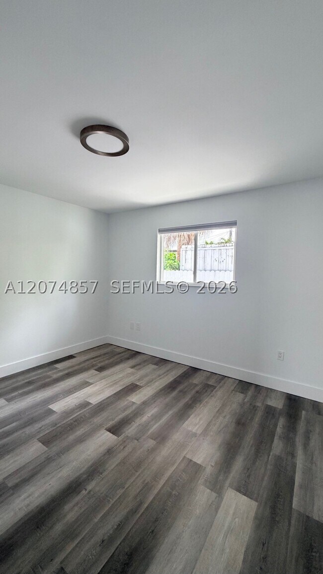 Building Photo - 3144 SW 23rd St