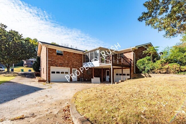 Building Photo - 3637 Missionaire Ave
