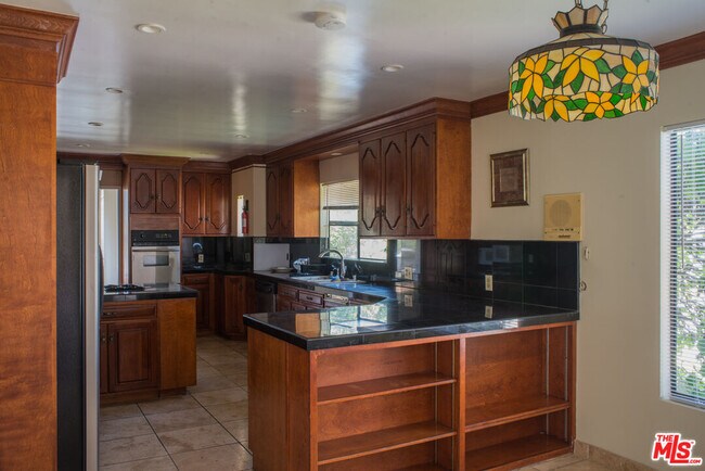 Building Photo - 8300 Regis Way