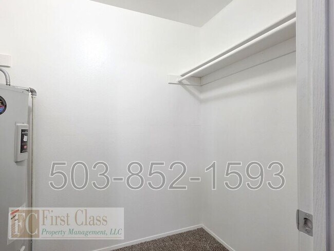 Building Photo - 1380 NE 186th Ave