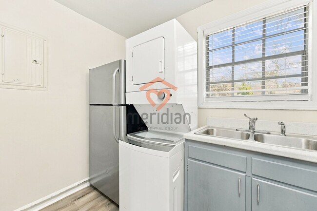 Building Photo - 517 Rutledge Ave