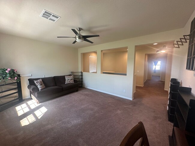 Building Photo - 582 Glassford Ct