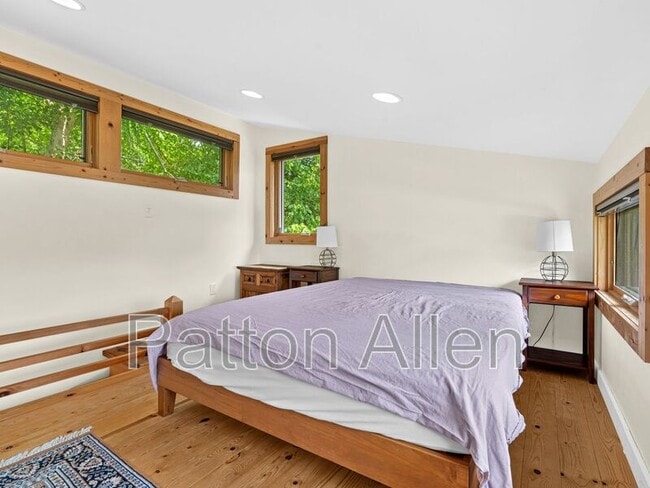 Building Photo - 81 5th Ave